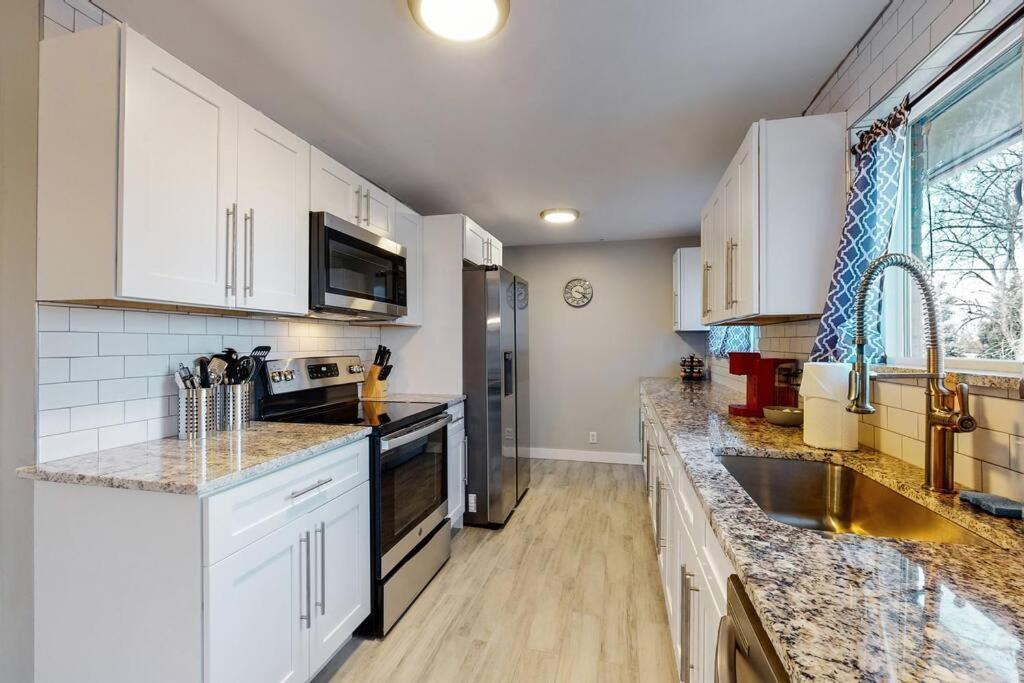 Large Remodeled Home With 5 Bedrooms 4 King Bedセンテニアル エクステリア 写真