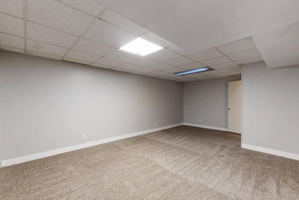 Large Remodeled Home With 5 Bedrooms 4 King Bedセンテニアル エクステリア 写真