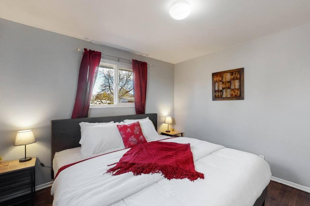 Large Remodeled Home With 5 Bedrooms 4 King Bedセンテニアル エクステリア 写真